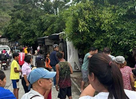 GSIS aids teachers in bus mishap .